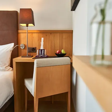 Victoria - Alpine Boutique & Fine Dining Otel