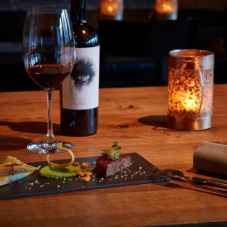 Victoria - Alpine Boutique & Fine Dining מלון